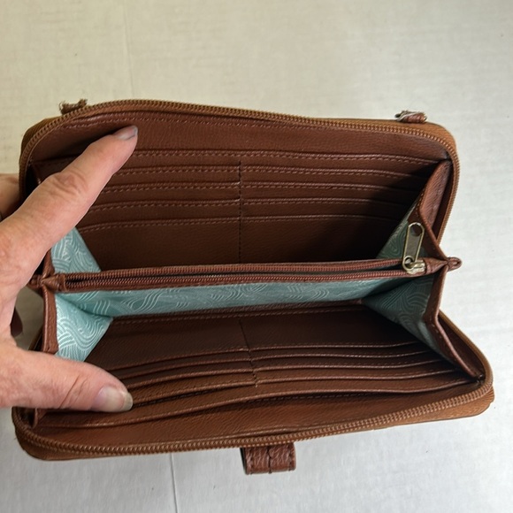 THE SAC BROWN LEATHER WALLET WITH GILD ACCENTS CLUTCH - Picture 6 of 16